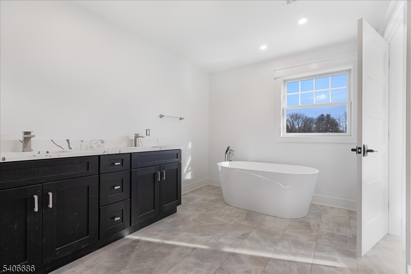 759 Mechlin Corner Rd.