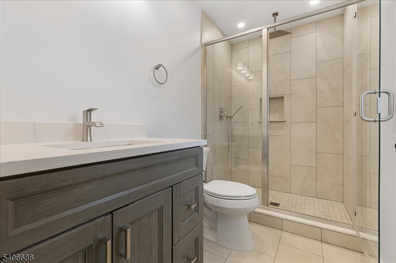 759 Mechlin Corner Rd.