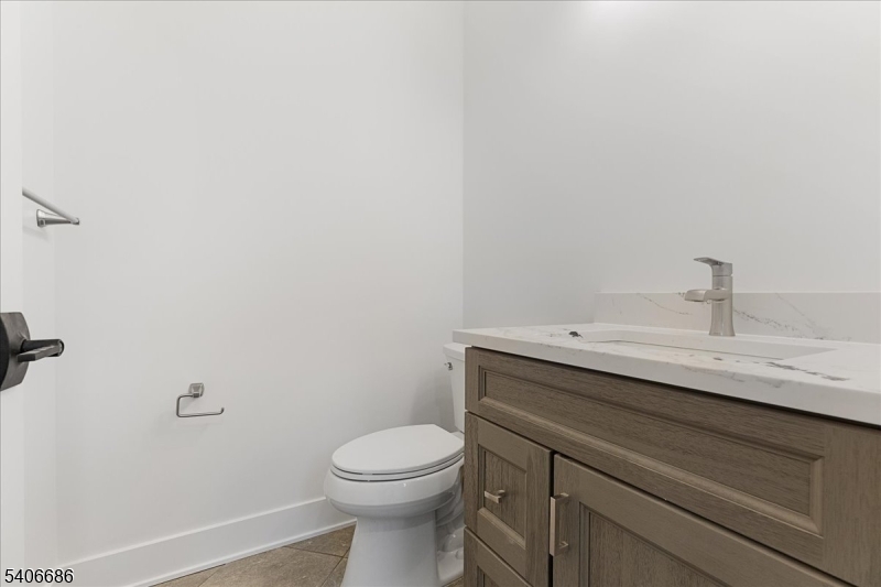 759 Mechlin Corner Rd.