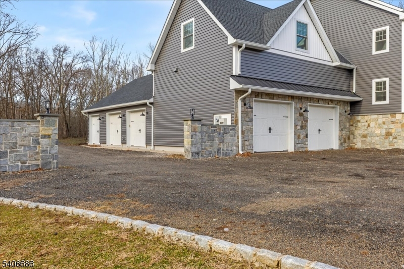 759 Mechlin Corner Rd.