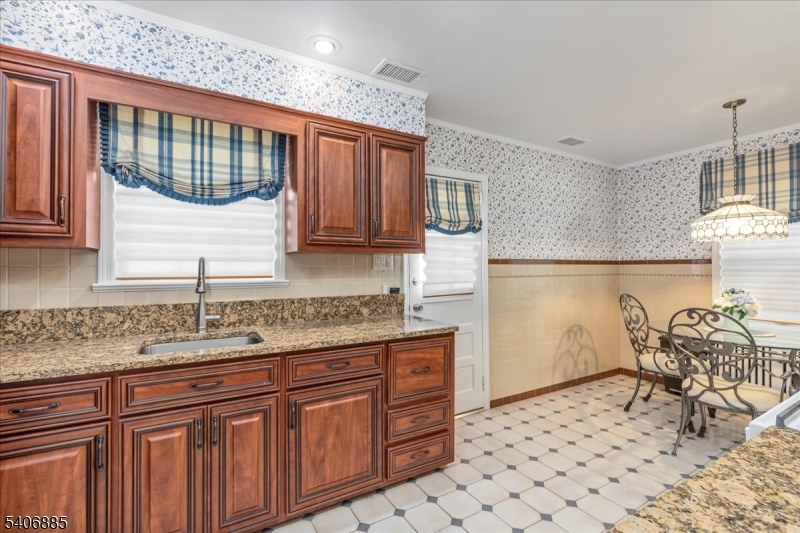 227 Mountainview Ave