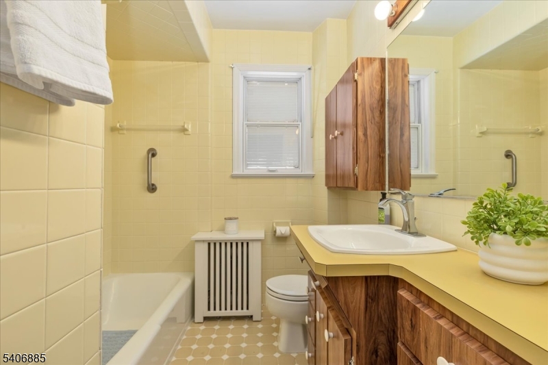 227 Mountainview Ave