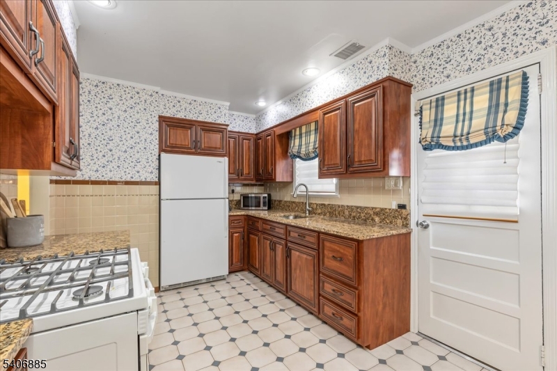 227 Mountainview Ave