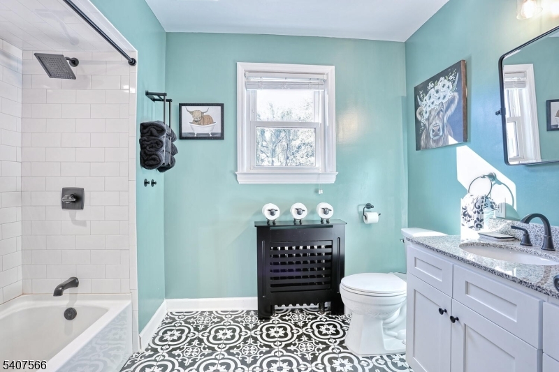 112 Diamond Bridge Ave