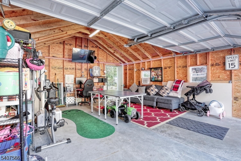 112 Diamond Bridge Ave