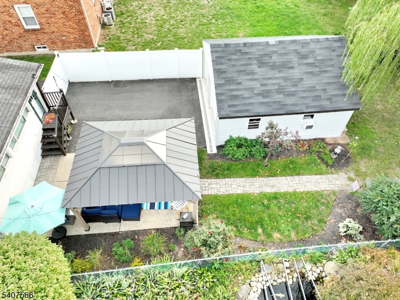 112 Diamond Bridge Ave