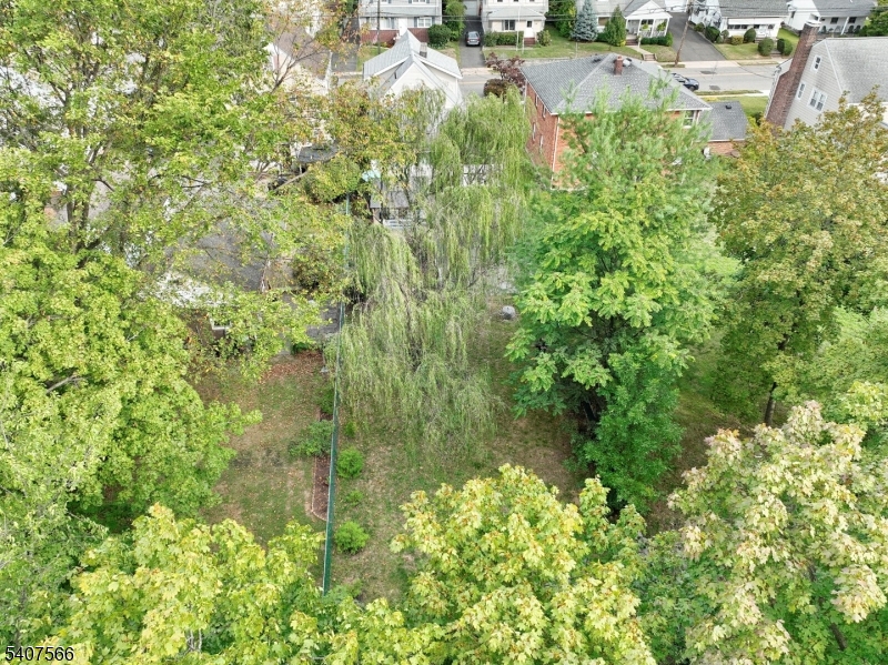 112 Diamond Bridge Ave