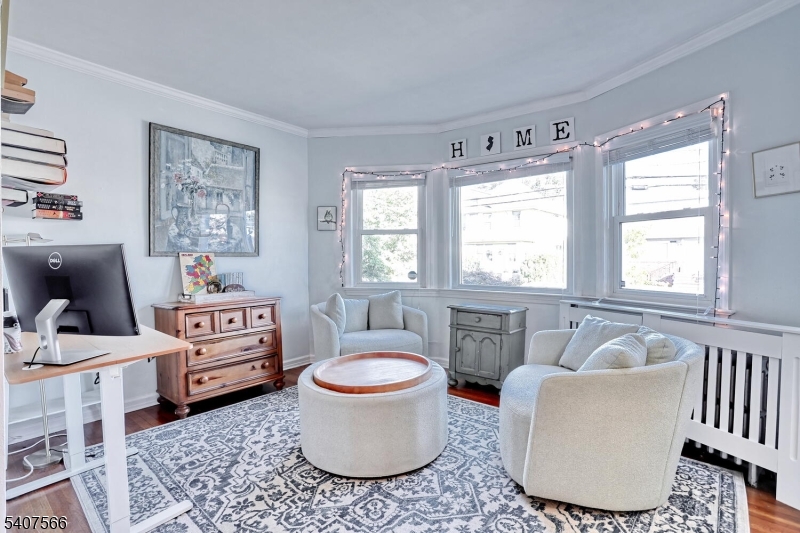 112 Diamond Bridge Ave