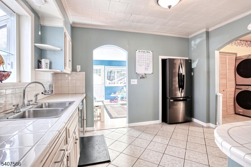 112 Diamond Bridge Ave