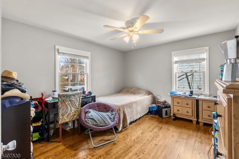 128 E Roselle Avenue