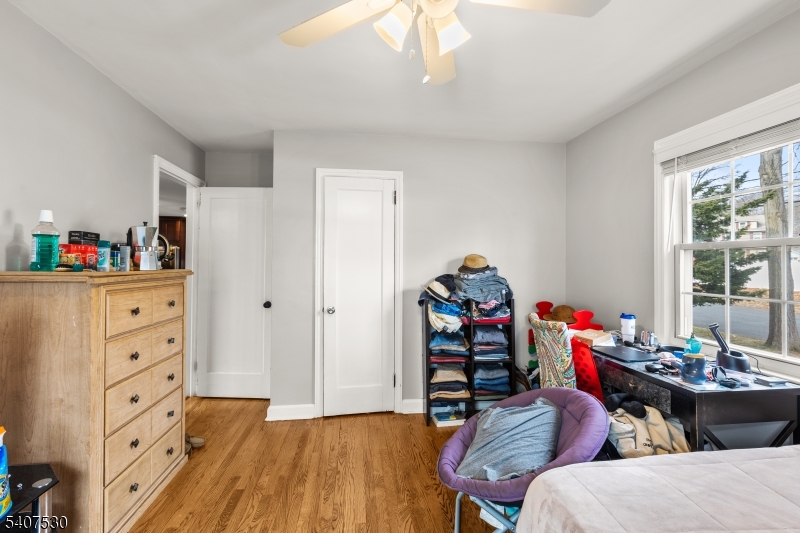 128 E Roselle Avenue