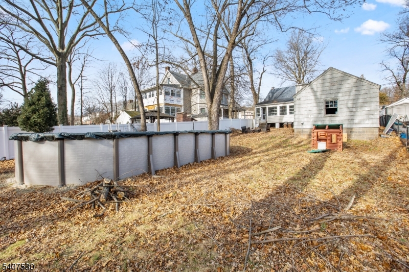 128 E Roselle Avenue