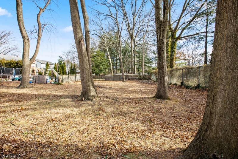 128 E Roselle Avenue