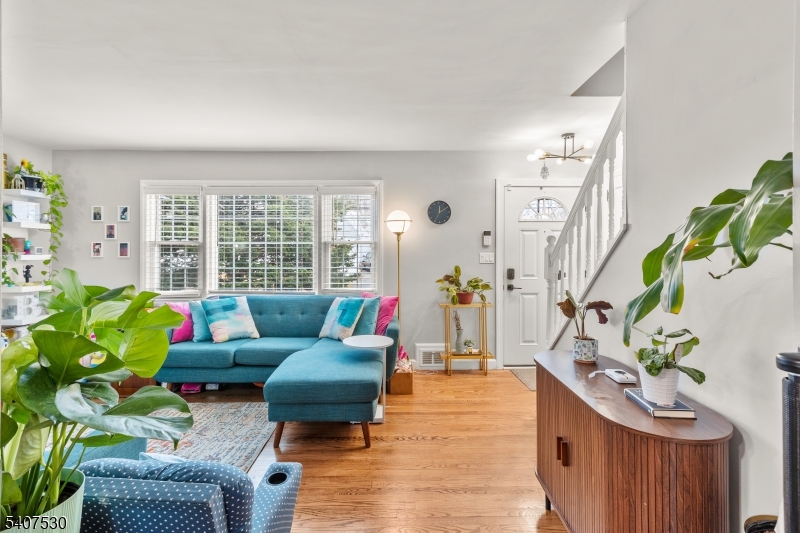 128 E Roselle Avenue