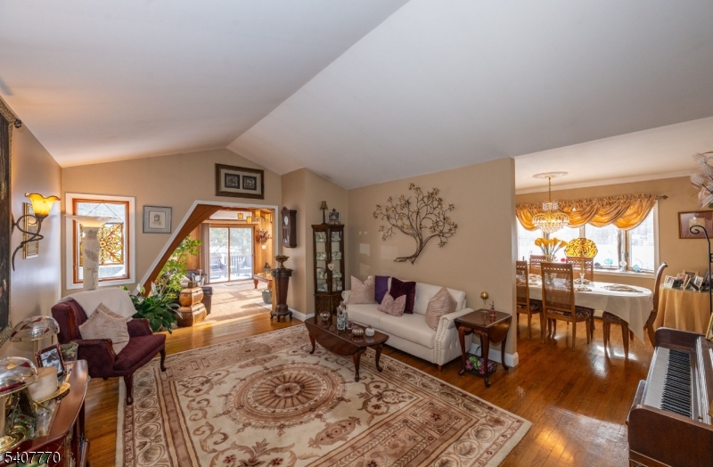 3 Birchwood Dr