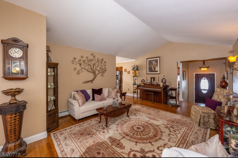 3 Birchwood Dr