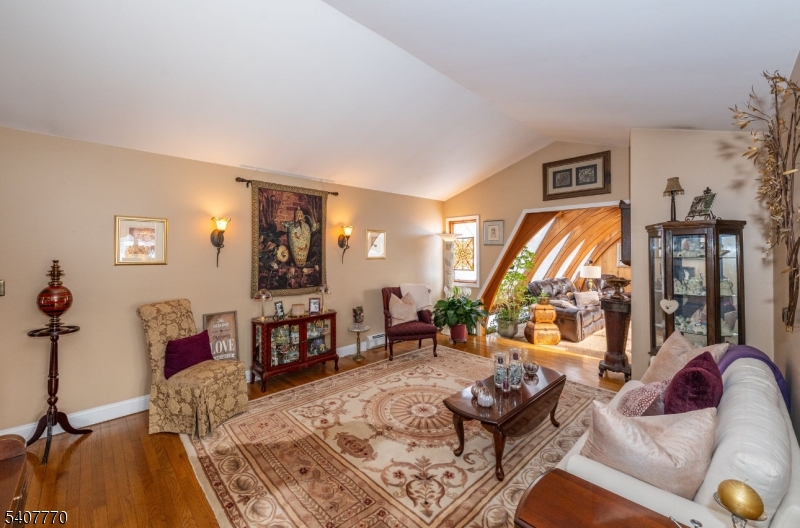 3 Birchwood Dr