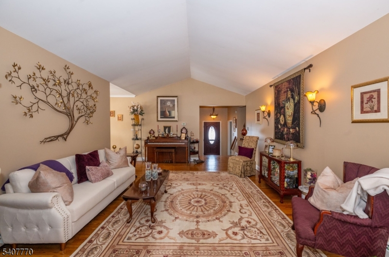 3 Birchwood Dr