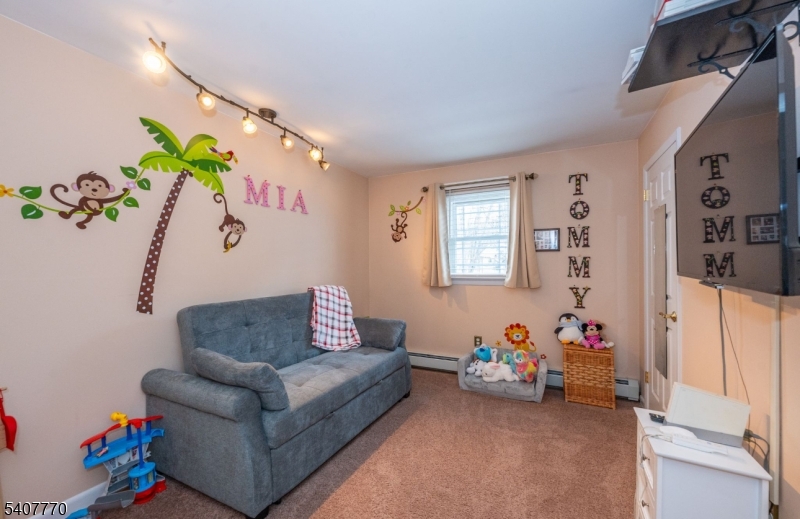 3 Birchwood Dr