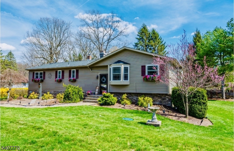 3 Birchwood Dr