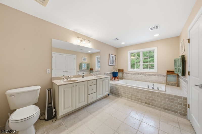 20 SLEEPY HOLLOW ROAD