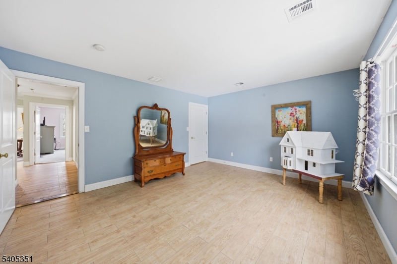 20 SLEEPY HOLLOW ROAD