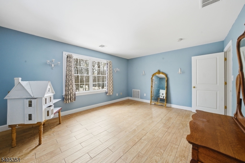 20 SLEEPY HOLLOW ROAD