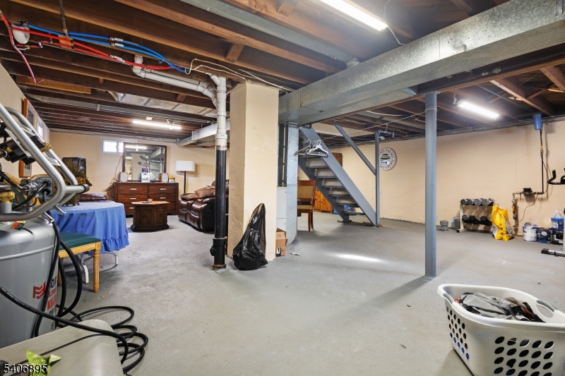 561 Marion St