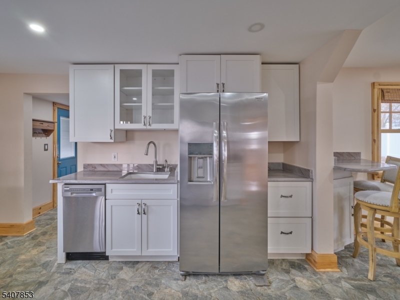 1387 Monmouth Rd