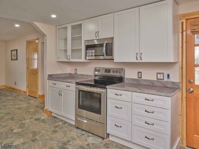 1387 Monmouth Rd