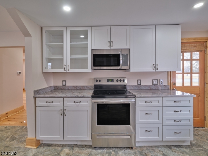 1387 Monmouth Rd