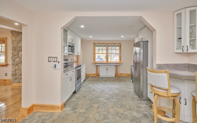 1387 Monmouth Rd