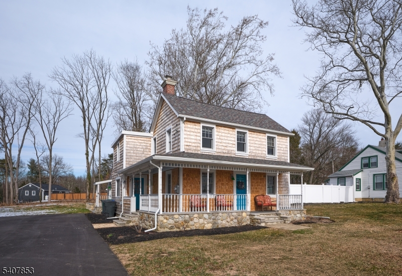 1387 Monmouth Rd