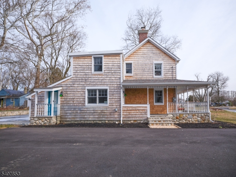 1387 Monmouth Rd