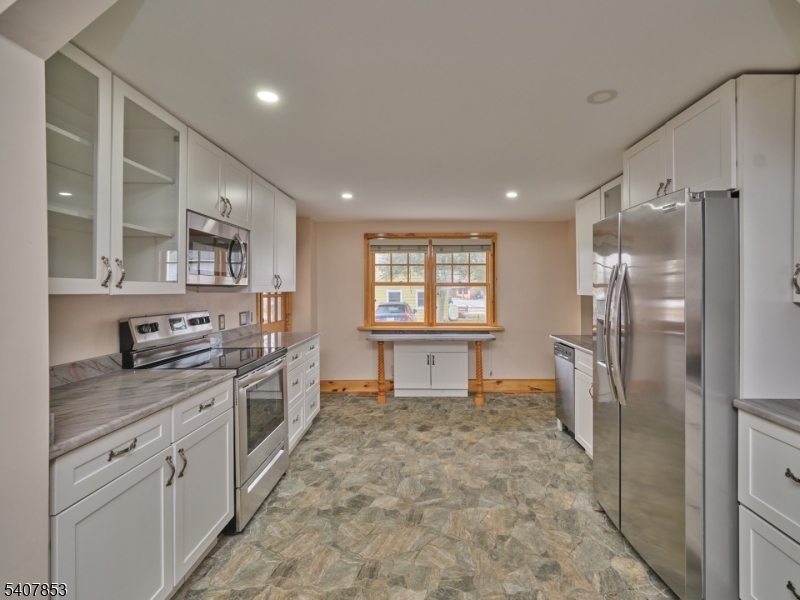 1387 Monmouth Rd