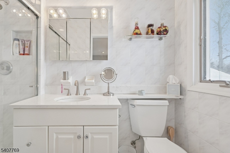 68 E Sherbrooke Pkwy