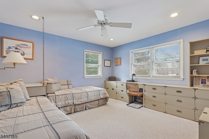 68 E Sherbrooke Pkwy