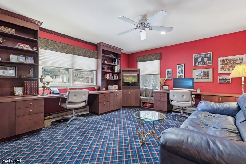 68 E Sherbrooke Pkwy