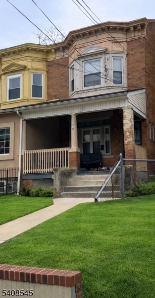 32 General Greene Ave