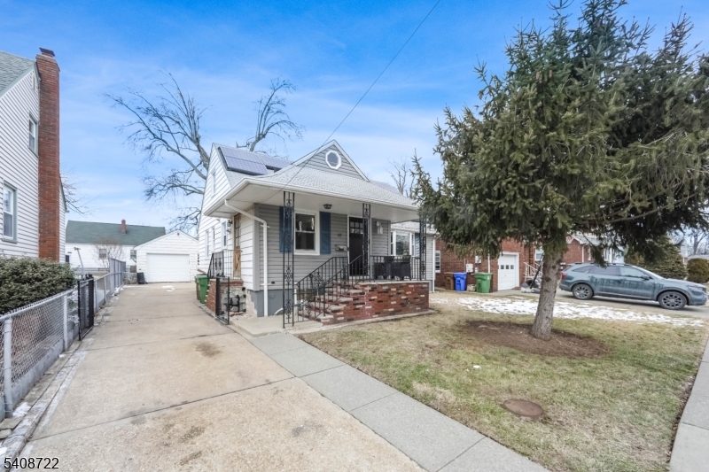 119 E 13Th St