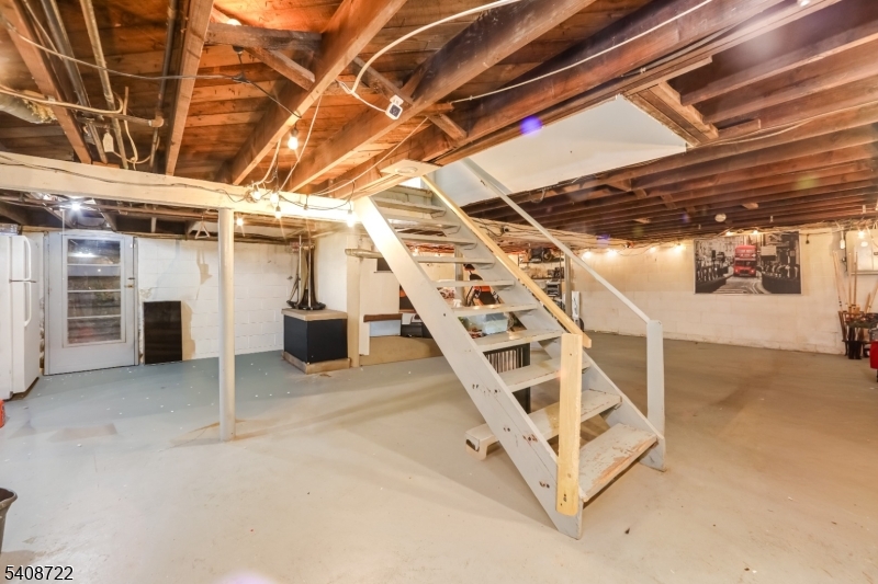119 E 13Th St