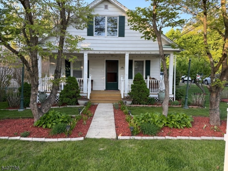 18 Elycroft Ave E