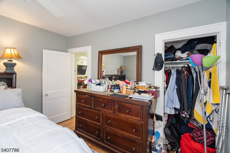 18 Elycroft Ave E