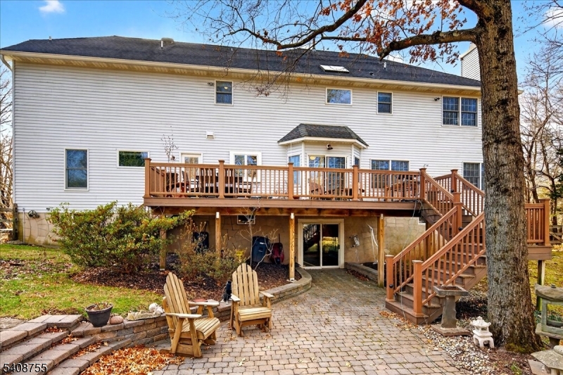 212 Monroe Ave
