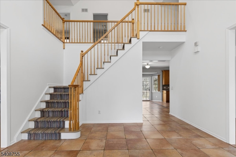 212 Monroe Ave