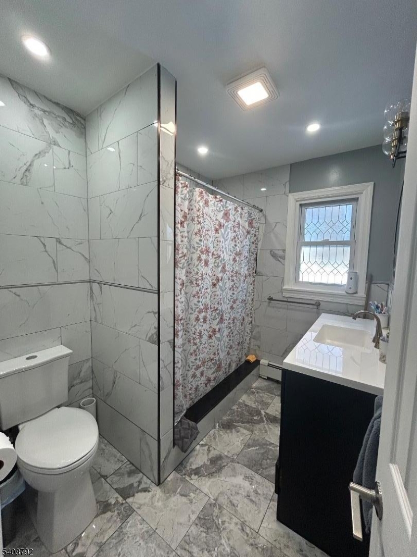211 E 10Th Ave