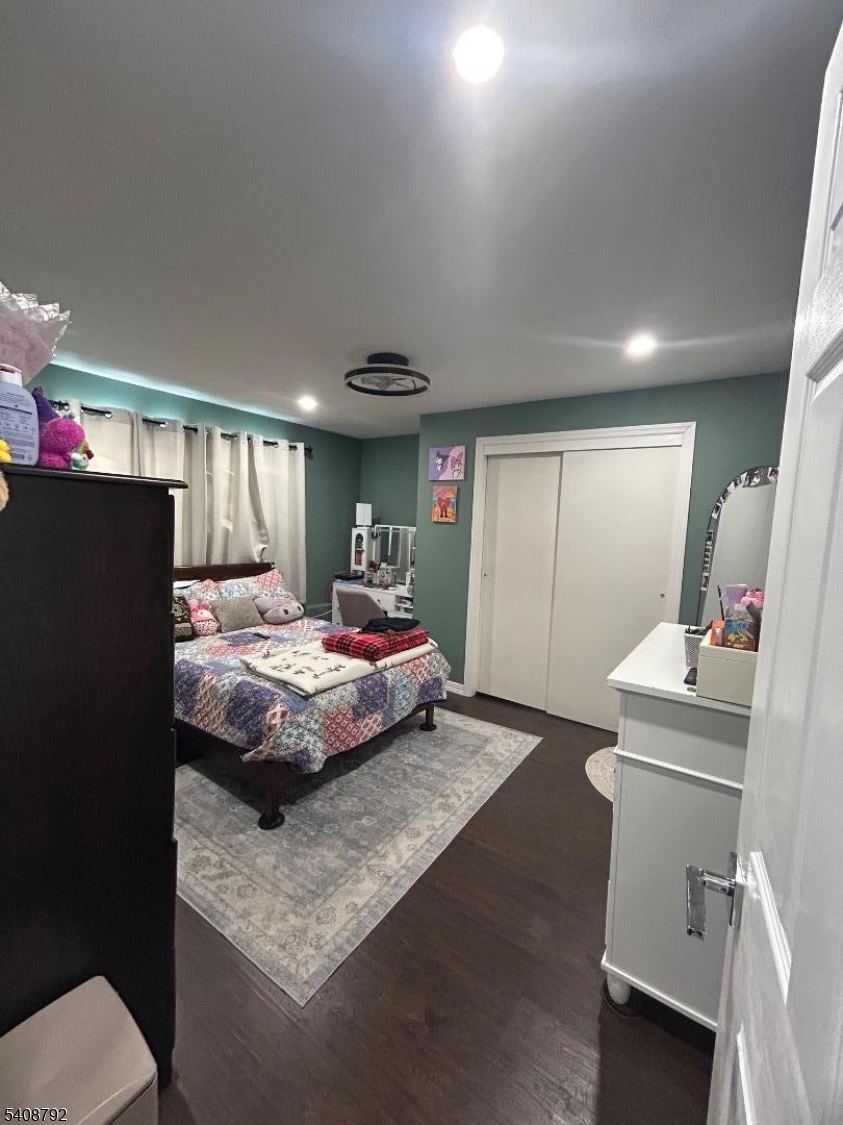 211 E 10Th Ave