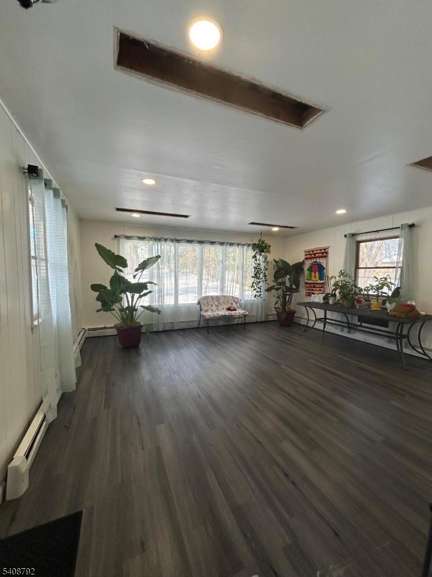 211 E 10Th Ave