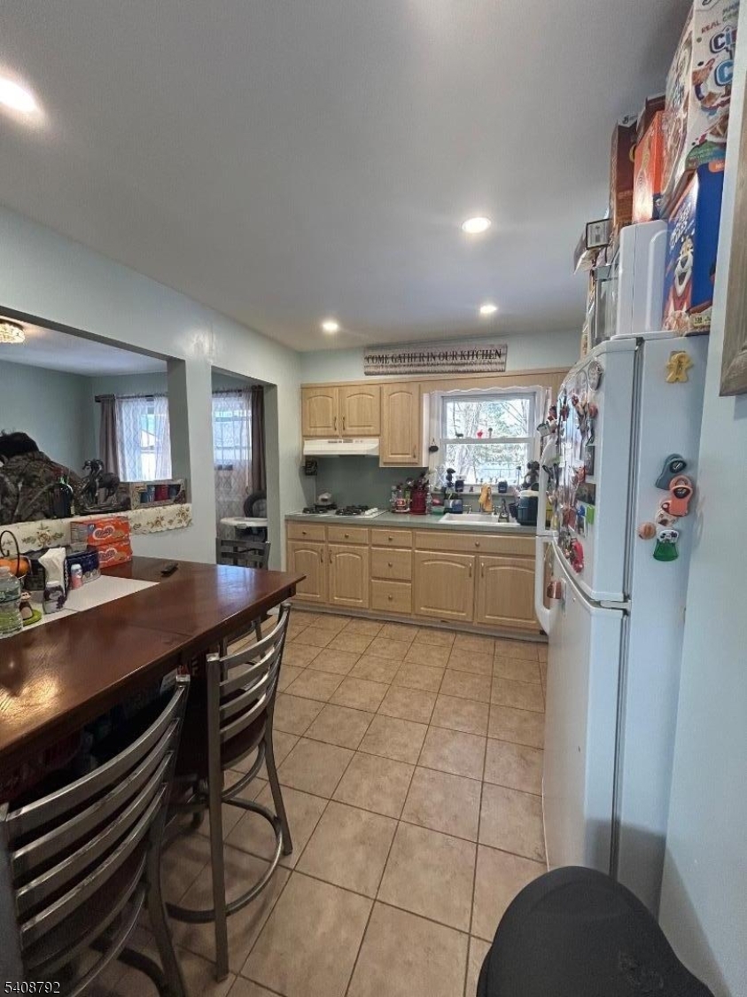 211 E 10Th Ave