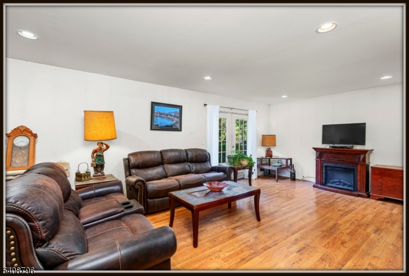 3 Sleepy Hollow Rd